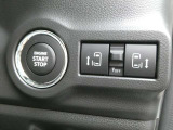 両側電動スライドドアで乗り降りも楽々です♪
