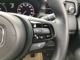 Hondaセンシングの機能のひとつ、アダプティブクルーズコントロール付!アクセルから足を離しても設定したスピードと前車との車間を保ち走行してくれます!車線維持もアシスト☆高速道路で疲労軽減ですね☆