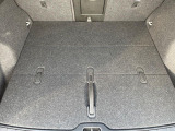 普段のお買い物や通勤、送迎等に十分な荷室スペースを確保しております。セカンドシートを倒すと、大きな荷物の積載も可能です。
