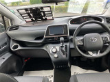 見通しのよいすっきりとした視界で、誰でも運転しやすいです。運転のしやすさは疲れにくさにも繋がりますよ♪