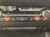 運転席と助手席にシートヒーターが付いています☆寒い時期に腰周りを温めてくれるので体全体が温まりやすいのは勿論、暖房と違い顔に風が当たらないので、乾燥肌やドライアイの方でも大丈夫☆