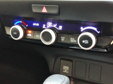 オートエアコン付きです☆温度を設定すれば自動で調節してくれる優れモノ♪♪