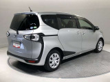 ご納車前にはエンジンオイル・オイルエレメント等を交換して、トヨタディーラーのエンジニアがしっかりと整備をさせていただきます。交換部品などについては、スタッフへお尋ねください。