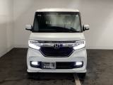 車の個性が現れるフロントデザイン。バランスの取れたフォルムは飽きが来ず、毎日のドライブを誇らしい気持ちにさせてくれる美しさです