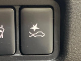 【三菱e-Assist】走行中に前方の車両等を認識し、衝突しそうな時は警報とブレーキで衝突回避と被害軽減をアシスト。より安全にドライブをお楽しみいただけます。