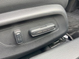 【パワーシート】スイッチ一つで簡単にシートの微調整が可能!電動だから力もいりません!快適なシートポジションにセットして、快適なドライブをお楽しみください。