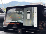 全周囲モニター付で、車庫入れも駐車もラクラクです。