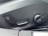 【パワーシート】スイッチ一つで簡単にシート位置の微調整が可能!電動だから力もいりません!自分に最適なシートポジションにセットして、快適なドライブをお楽しみください。