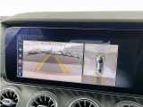 ■苦手な人が多い駐車場での車庫入れや狭い道でも大丈夫です/クルマの前後左右にカメラを設置してモニターで表示してくれるため、運転席から見えにくい場所を映し出してドライブをサポートします!
