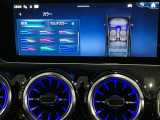 車内を彩るアンビエントライト。いつでもお好みの室内空間を演出してください。
