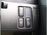 『1台』のお車に対して、3名体制で日々議論を重ね仕入れを行っております。