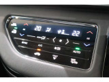 オートエアコンのお車ですので室内の温度をスムーズに調整してくれます♪