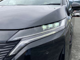 【LEDヘッドライト】悪天候や夜間走行時も良好な視界を確保し安心して運転できる高輝度LEDヘッドライトを装備!