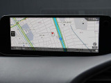 マツダコネクトの10.25インチワイドセンターディスプレイです。『Android Auto』『Apple CarPlay』や独自のコネクテッドサービスに対応したインターフェイスシステムです。