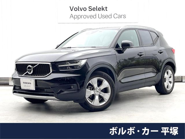 XC40 B4 AWD モメンタム 4WD 