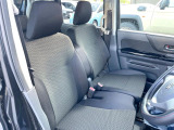 運転席シート廻りは使用感も少なく、良好な状態となっています。前オーナー様が丁寧に使っていたことがよくわかりますね。
