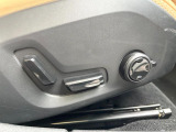 【メモリー機能付きパワーシート】ドライバーごとに設定したシート位置を記憶して、ボタン一つで切り替えできる便利な機能!運転する方が複数名いらっしゃるご家庭におすすめです。