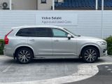 6年未満および走行距離60,000km以内の車両の中からさらに、専門スタッフによる厳しいチェックのもと、内外装・機関において一定の基準をクリアした車のみを、VOLVO SELEKTと認定。
