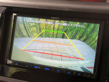 【バックカメラ】駐車時に後方がリアルタイム映像で確認できます。大型商業施設や立体駐車場での駐車時や、夜間のバック時に大活躍!運転スキルに関わらず、今や必須となった装備のひとつです!