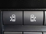 【両側電動スライドドアスイッチ】スマートキーや運転席のスイッチでスライドドアの開閉が可能♪電動なので力を入れてドアを開ける必要が無く小さいお子様でも、重い荷物を持っている時でもラクに開け閉めできます