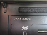 ナビの型式はVXM-235Ciです。