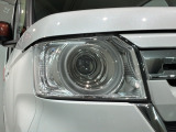 LEDヘッドライトは、点灯の瞬間から最大光量を発揮し、突然暗くなるトンネルなどでの安定感を高めます。