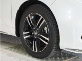 認定中古車では、厳しいHonda認定基準をクリアした厳選されたHonda認定中古車のみ、取り扱っております。「ご購入前の安心」「納車後の信頼」を車両と一緒に提供しております。