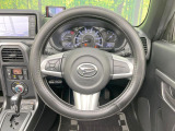 【純正革巻きステアリング】上質な革を使用することで、手にしっかり馴染みとても運転しやすいハンドルです♪