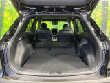 【パワーバックドア】スマートキーや運転席のボタンを押すだけでリアゲートが自動で開閉します!荷物を持っている時や、高い位置にあるバックドアを閉める際に便利な機能です♪