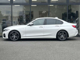 時を経ても深い魅力を放ち続けるBMW。より快適にお乗り頂くためにサポートプログラムをご用意しております。※認定中古車保証は登録日より最長4年間まで延長が可能です。