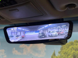 【デジタルインナーミラー】後席の大きな荷物や同乗者で後方が確認しづらい時でも安心!カメラが撮影した車両後方の映像をルームミラー内に表示。クリアな視界で状況の確認が可能です!