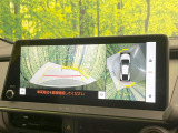 【パノラミックビューモニター】専用のカメラにより、上から見下ろしたような視点で360度クルマの周囲を確認することができます☆死角部分も確認しやすく、狭い場所での切り返しや駐車もスムーズに行えます。