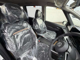ゆとりある運転席で窮屈感やストレスなく運転をすることができます!