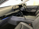 すっきりとしたデザインの内装は、さすがトヨタ車の上品さを感じます。