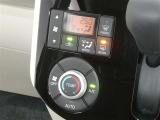 【オートエアコン】車内温度を感知して自動で温度調整をしてくれるのでいつでも快適な車内空間を創り上げます!どの席に座っても快適なドライブが楽しめます♪