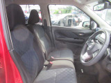 乗り降りしやすい運転席&フロアマット付き♪◎掲載後すぐに販売が決まってしまう場合もございますのでご来店前にお電話でご予約を頂ければ幸いです。