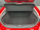 トノカバー付きのトランクルームは荷室の荷物が見えず安心です。