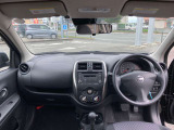 全方位で視界が広く運転がしやすいので女性の方にも人気のインテリアになっています!