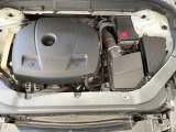 ご納車前に、店舗に併設された整備工場にて点検整備を行います。ボルボ車を熟知したテクニシャンが、ディーラーならではの安心感をご提供致します。