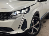 ●LEDヘッドライト:夜間走行時も良好な視界を確保し安心して運転できる高輝度LEDヘッドライトを装備!点灯速度が早く、消費電力も抑えられています。