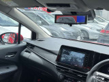 ディーラーオプション『前+車室内ドライブレコーダー』装備。表示はナビのモニター画面で行います。