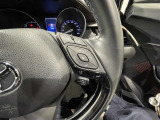 【ステアリングスイッチ】運転中に視線を前に向けたまま画面の操作できます。