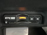 ETC2.0を搭載し、高速道路の料金決済をスムーズに行えるだけでなく、道路情報を活用した高度な運転支援サービスにも対応しています。