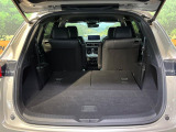 【パワーバックドア】スマートキーや運転席のボタンを押すだけでリアゲートが自動で開閉します!荷物を持っている時や、高い位置にあるバックドアを閉める際に便利な機能です♪