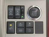 【シートヒーター搭載】シートを温めてくれる暖房機器です!長時間座っていると負担が掛かりやすい背中や腰、または冬場の寒い日に冷えやすい脚部に快適なぬくもりを♪