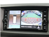 お車選びをお楽しみ頂けるよう、在庫車の展示スペースを十分に確保しております。