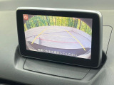 【バックカメラ】駐車時に後方がリアルタイム映像で確認できます。大型商業施設や立体駐車場での駐車時や、夜間のバック時に大活躍!運転スキルに関わらず、今や必須となった装備のひとつです!