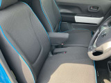 入庫した車両は美装斑がクリーニング☆専用洗剤や機械を使います。 安い!!でも綺麗をモットーに内外装ともに魂を込めて仕上げています