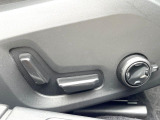 【メモリー機能付きパワーシート】ドライバーごとに設定したシート位置を記憶して、ボタン一つで切り替えできる便利な機能!運転する方が複数名いらっしゃるご家庭におすすめです。