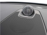 【Bowers&Wilkinsハイフィデリティ・オーディオシステム】15基の精密にチューニングされたHi-Fiスピーカーと革新的なフレッシュエアサブウーファーを搭載。臨場感あふれるサウンドを届けます。